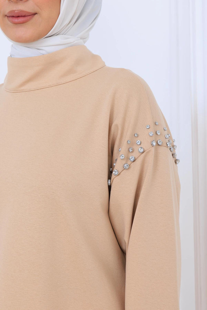 TAŞ DETAYLI DİK YAKA SWEATSHIRT Bej