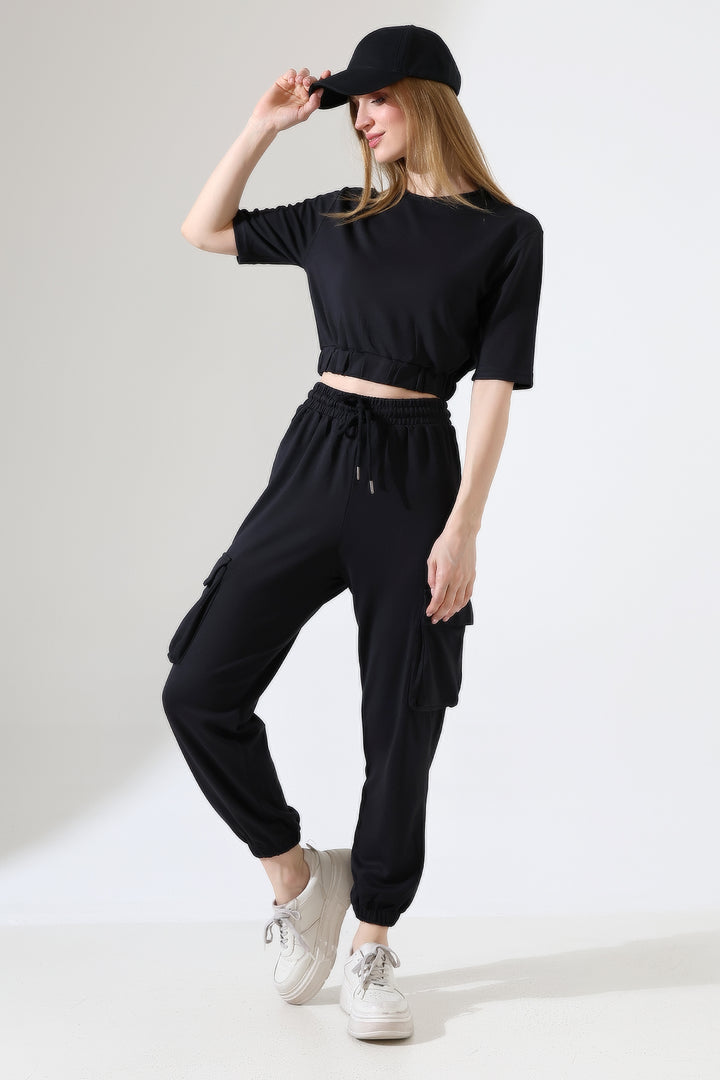 Kadın Siyah Crop Kargo Cepli Jogger Eşofman Takımı