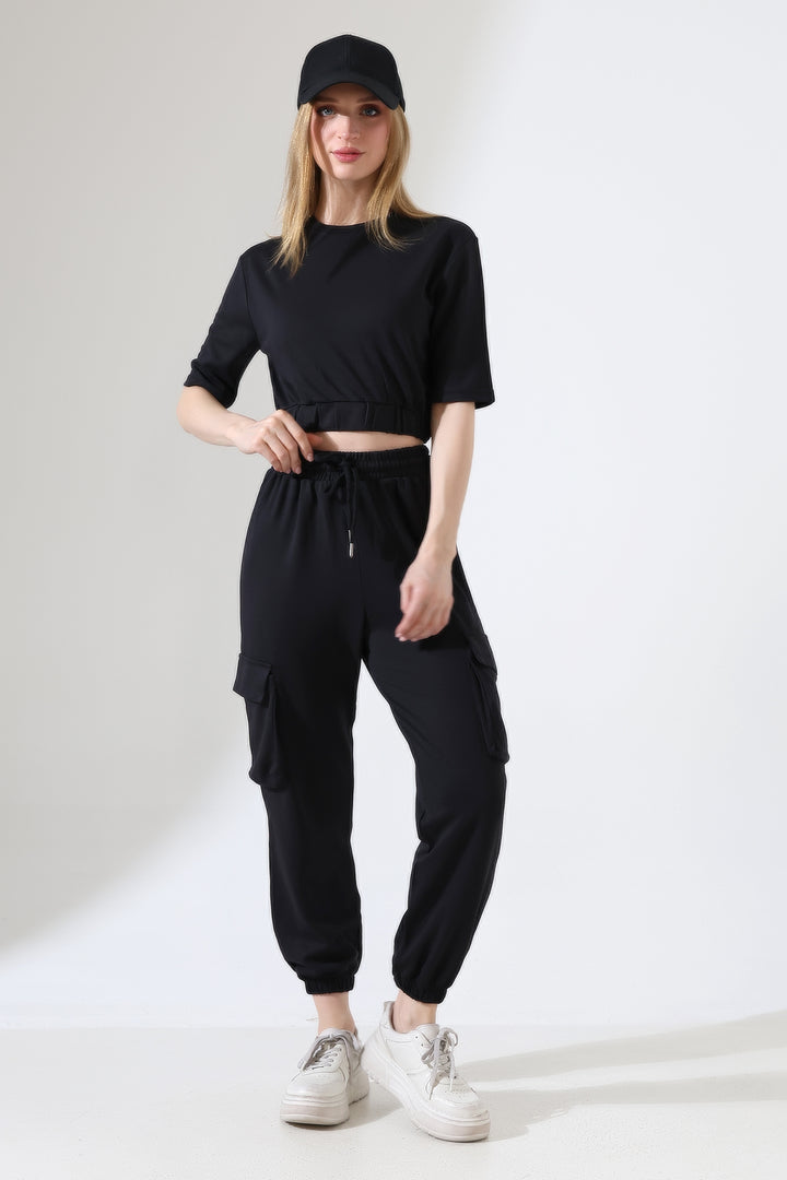 Kadın Siyah Crop Kargo Cepli Jogger Eşofman Takımı