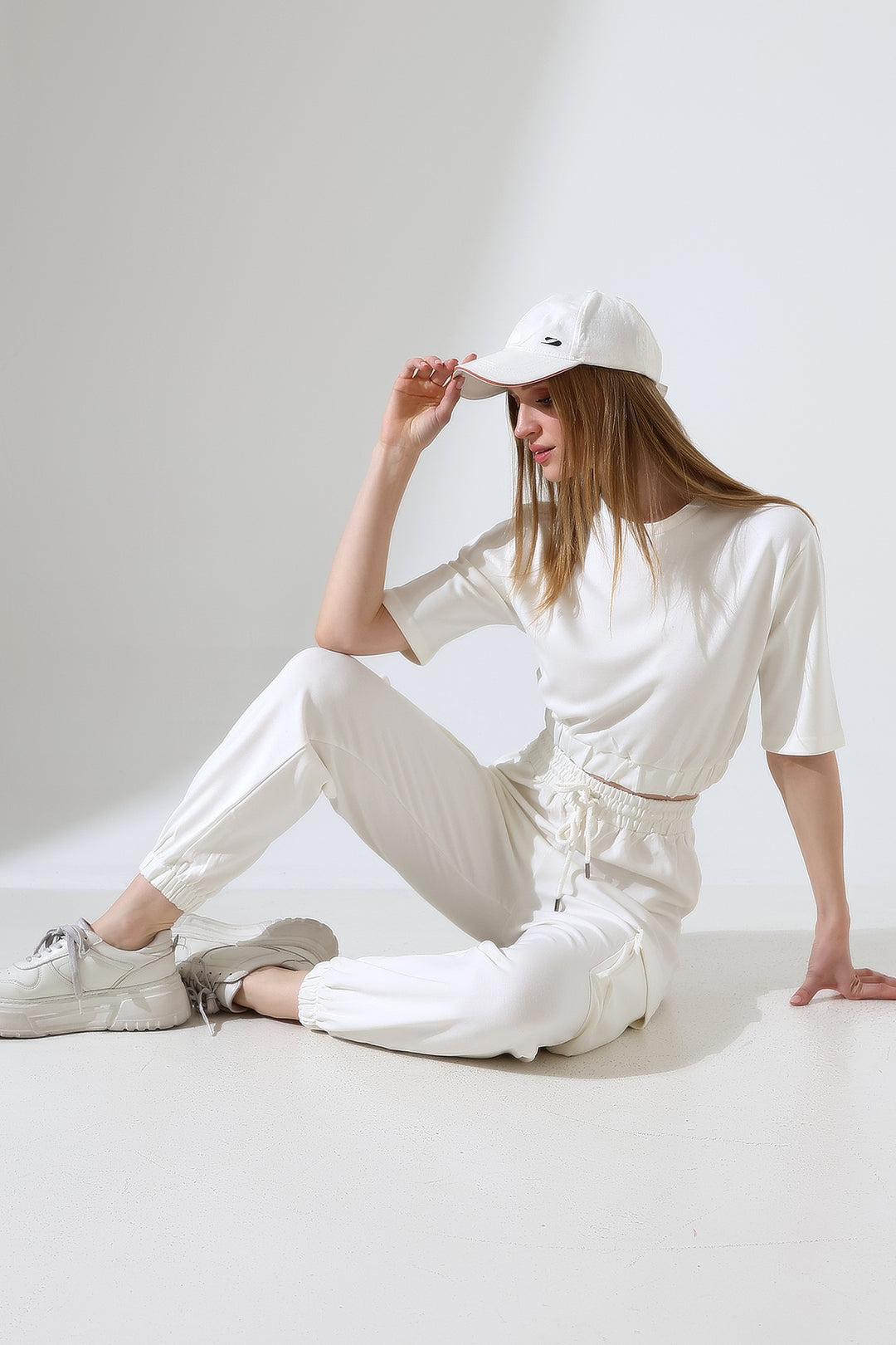 Kadın Ekru Crop Kargo Cepli Jogger Eşofman Takımı