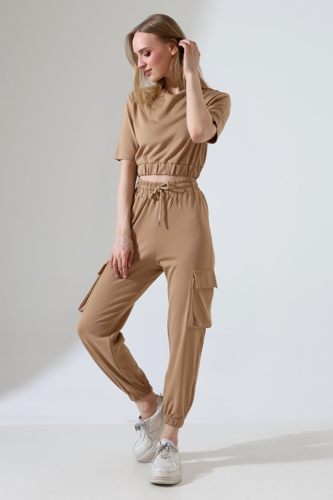 Kadın Camel Crop Kargo Cepli Jogger Eşofman Takımı