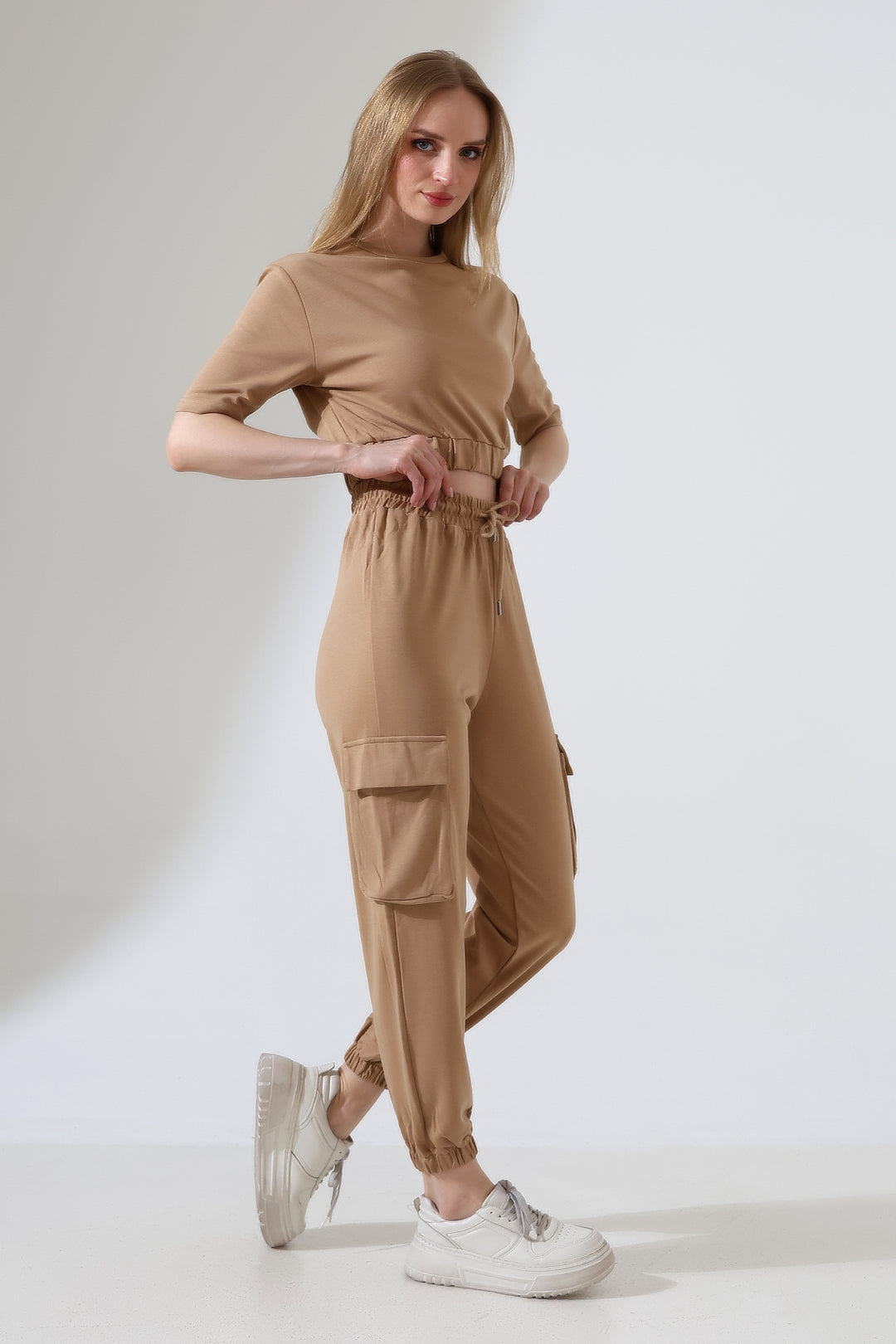 Kadın Camel Crop Kargo Cepli Jogger Eşofman Takımı
