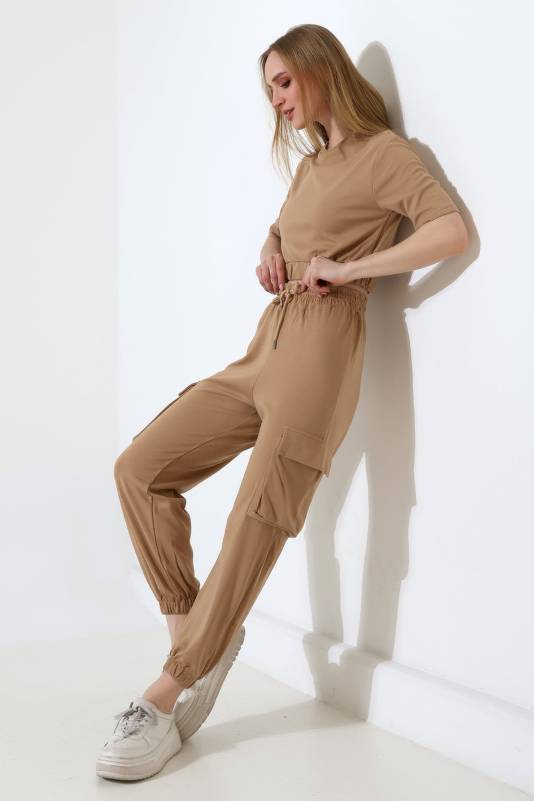 Kadın Camel Crop Kargo Cepli Jogger Eşofman Takımı