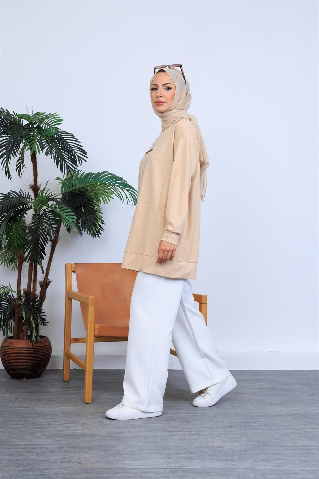 ROW RHINESTONE EMBROIDERED SWEATSHIRT Beige