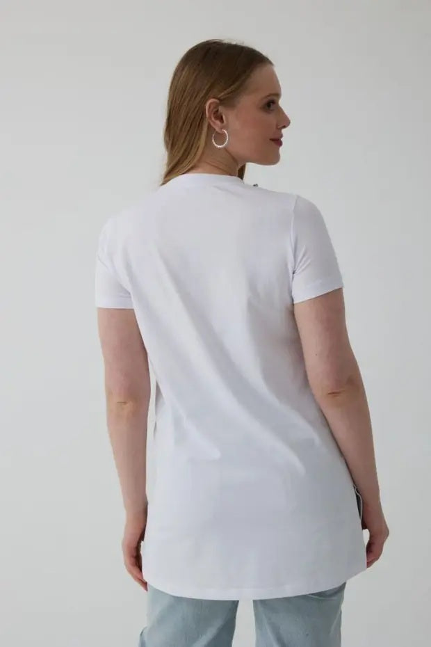 YAKASI TAŞ İŞLEMELİ T-SHIRT Beyaz